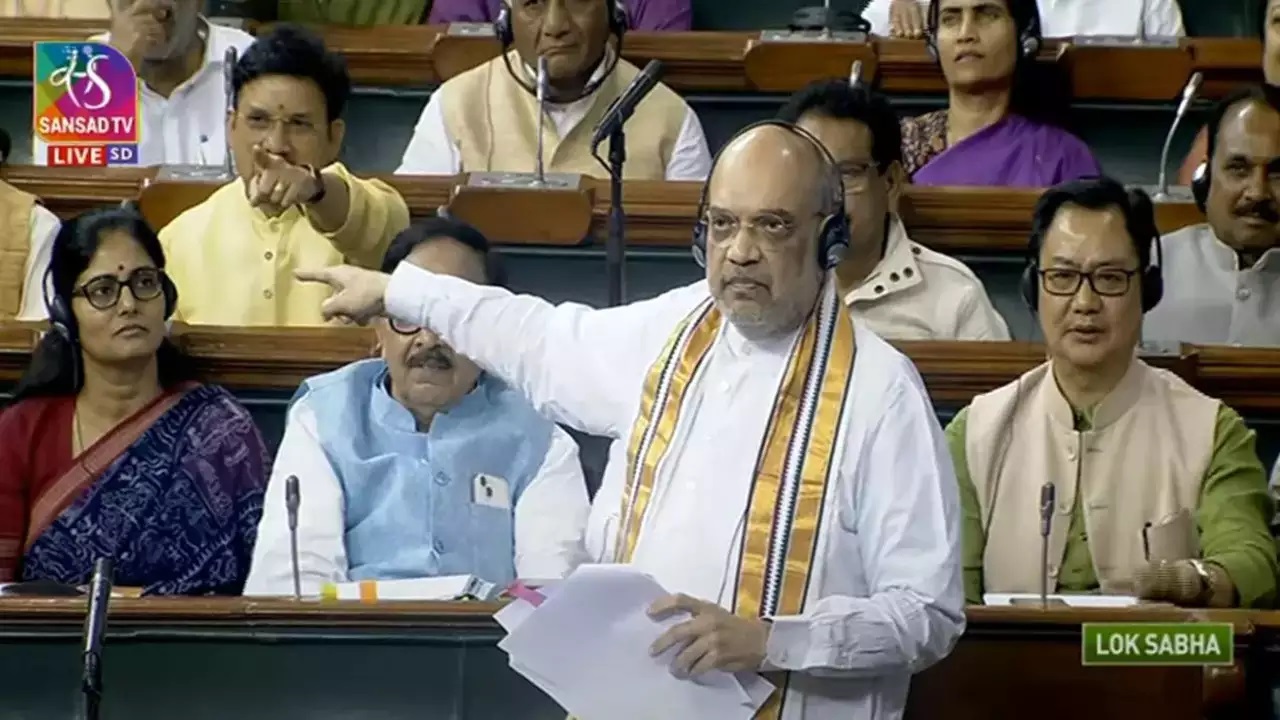 लोकसभा में गृहमंत्री अमित शाह ने विपक्ष पर किया तीखा प्रहार, जानिए उनके भाषण की मुख्य बातें