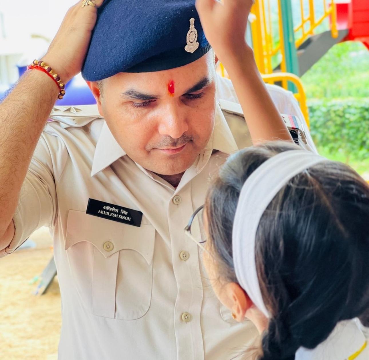 मजनू थाना प्रभारी को महिला अधिकारी के आवास में पति ने बनाया बंधक, लगाए गंभीर आरोप