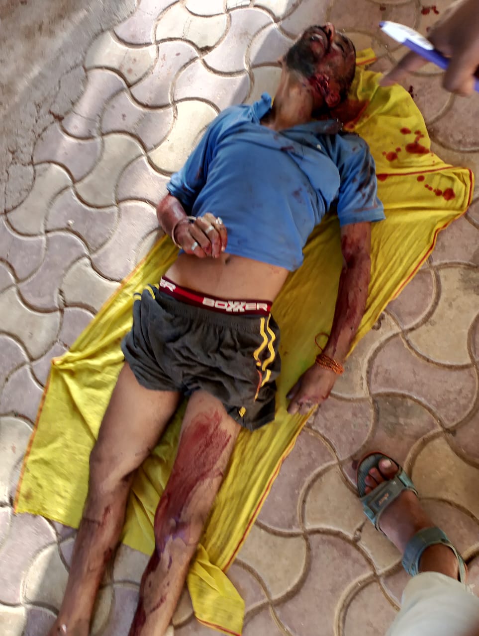 तीन लोगों की मौत सड़क हादसे में, ग्राम पंचायत बेलदगी में मचा कोहराम