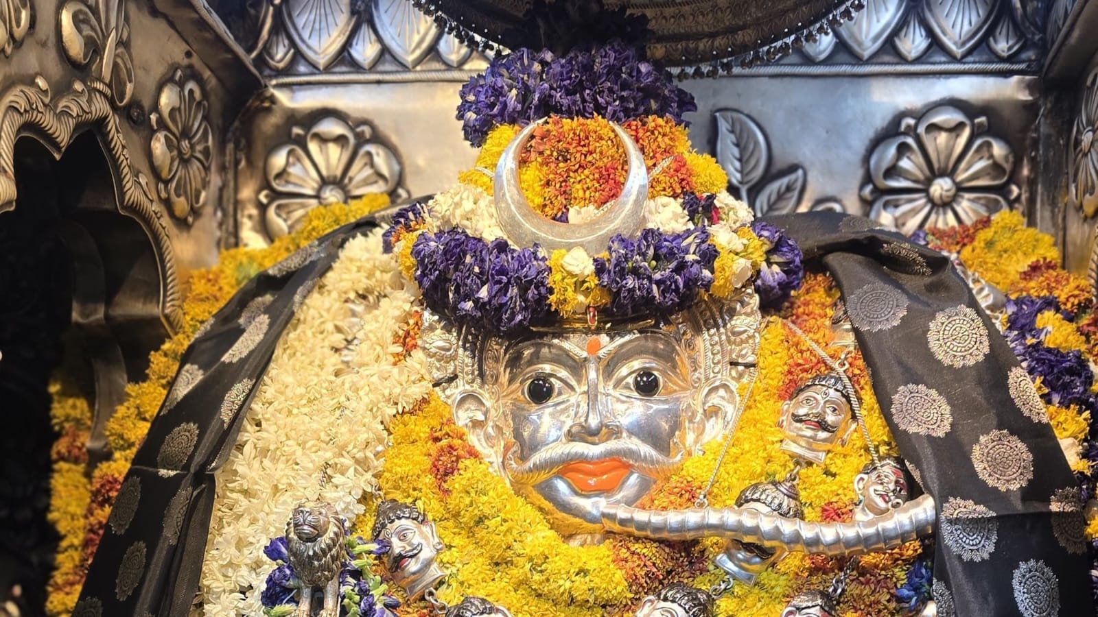 काशी के कोतवाल’ श्री काल भैरव जी के दरबार में मुख्यमंत्री श्री विष्णुदेव साय ने की पूजा-अर्चना