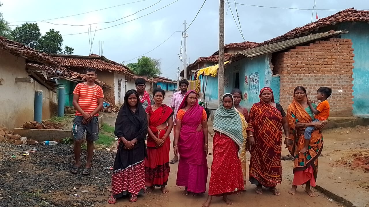 सरगुजा: उदयपुर विकासखंड के ग्राम चैनपुर में नल-जल योजना की पानी टंकी आज तक अधूरी, ग्रामीणों और सरपंच में नाराजगी