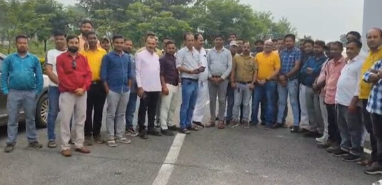 बलरामपुर: पत्रकारों का प्रशासन के खिलाफ बड़ा कदम, जिला स्तरीय कार्यक्रमों से अनिश्चितकालीन बहिष्कार