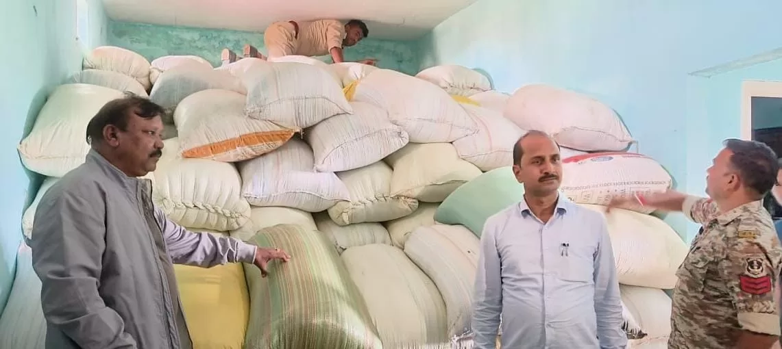 स्लग…अवैध धान भंडारण पर अबकी बार बड़ी सर्जिकल स्ट्राइक, फिल्मी स्टाइल में SDM की दबिश!