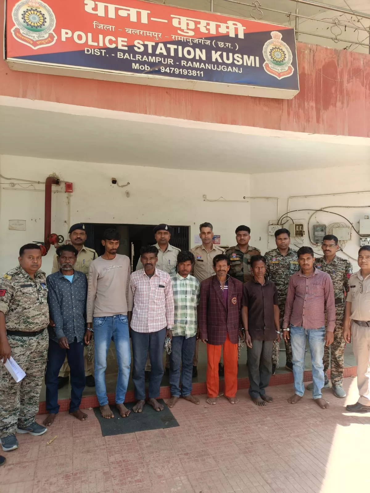 थाना कुसमी क्षेत्र के ग्राम त्रिपुरी घोसराडांड़ में अवैध रूप से की जा रही मादक पदार्थ अफीम की खेती के मामले में अब तक 07 आरोपी गिरफ्तार।