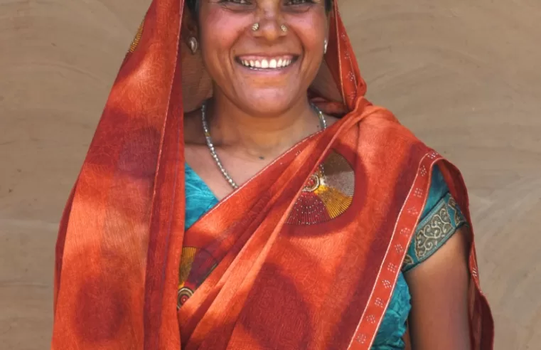 महतारी वंदन योजना से मिल रहा महिलाओं को आर्थिक संबल