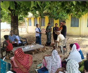 डो बाहुल्य बस्ती में पहुंची स्वास्थ्य टीमस्वच्छता, मौसमी बीमारियों के समय पर उपचार के लिए किया गया जागरूक